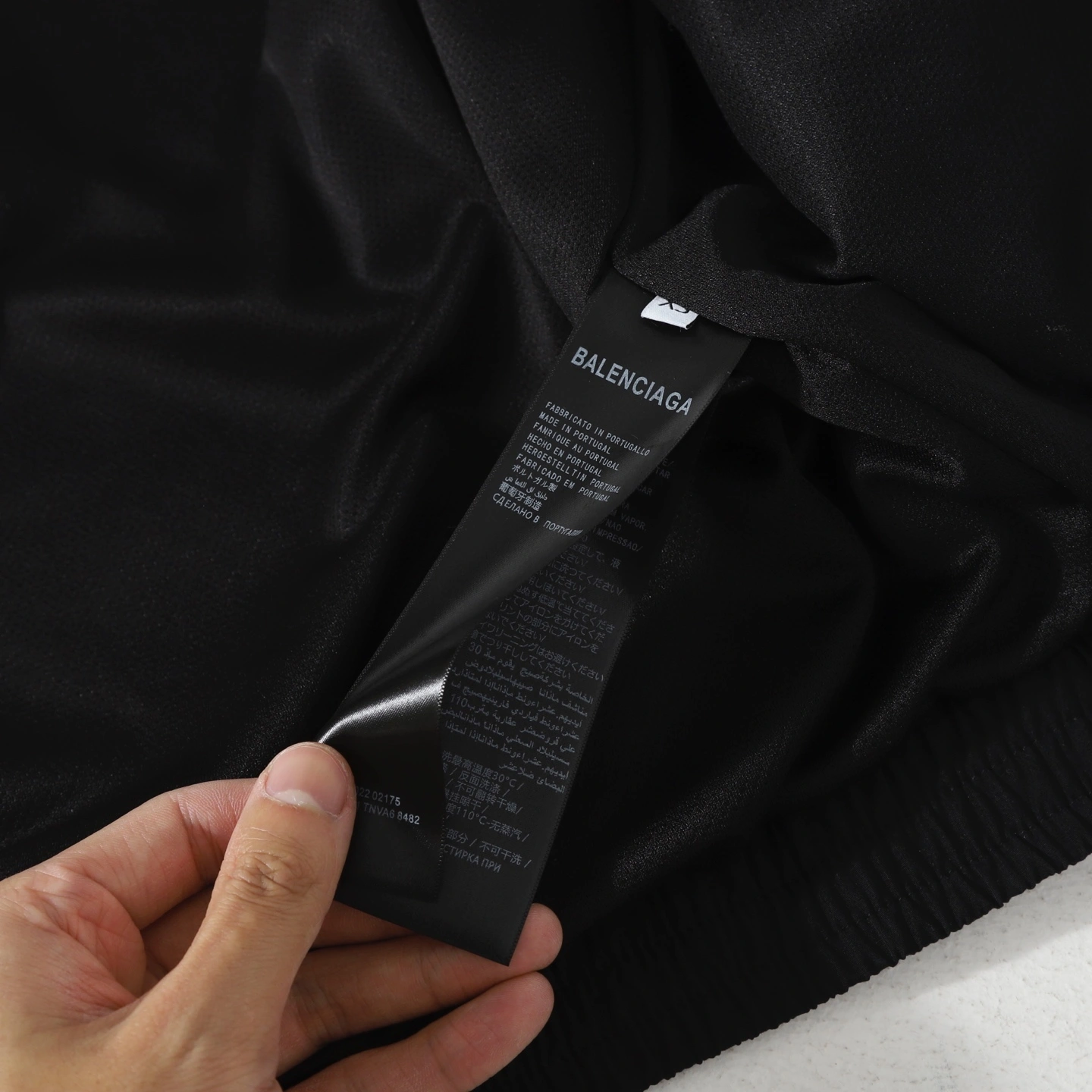 &wg.luxury-- 218593i16 01 Embroidery oversize item:E-F000G2293H